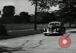 Standbild Schäden an Reifen wegen Ausschlag fahren Akron Ohio USA, 1941, aus Sekunde 14 historischem Filmmaterial Videoclip 65675030481