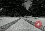 Standbild Schäden an Reifen wegen Ausschlag fahren Akron Ohio USA, 1941, aus Sekunde 24 historischem Filmmaterial Videoclip 65675030481