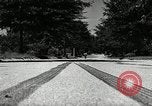 Standbild Schäden an Reifen wegen Ausschlag fahren Akron Ohio USA, 1941, aus Sekunde 33 historischem Filmmaterial Videoclip 65675030481