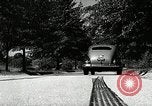 Standbild Schäden an Reifen wegen Ausschlag fahren Akron Ohio USA, 1941, aus Sekunde 46 historischem Filmmaterial Videoclip 65675030481