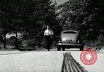 Standbild Schäden an Reifen wegen Ausschlag fahren Akron Ohio USA, 1941, aus Sekunde 51 historischem Filmmaterial Videoclip 65675030481
