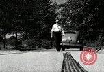 Standbild Schäden an Reifen wegen Ausschlag fahren Akron Ohio USA, 1941, aus Sekunde 53 historischem Filmmaterial Videoclip 65675030481