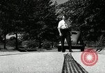 Standbild Schäden an Reifen wegen Ausschlag fahren Akron Ohio USA, 1941, aus Sekunde 55 historischem Filmmaterial Videoclip 65675030481