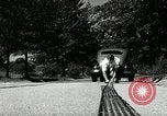 Standbild Schäden an Reifen wegen Ausschlag fahren Akron Ohio USA, 1941, aus Sekunde 58 historischem Filmmaterial Videoclip 65675030481
