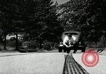Standbild Schäden an Reifen wegen Ausschlag fahren Akron Ohio USA, 1941, aus Sekunde 59 historischem Filmmaterial Videoclip 65675030481