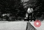 Standbild Schäden an Reifen wegen Ausschlag fahren Akron Ohio USA, 1941, aus Sekunde 61 historischem Filmmaterial Videoclip 65675030481