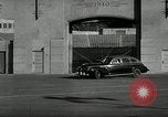 Standbild Wenden mit hoher Geschwindigkeit mit dem Auto vor Stadion Akron Ohio USA, 1941, aus Sekunde 13 historischem Filmmaterial Videoclip 65675030482