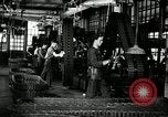 Immagine di Mezza carreggiata linea di assemblaggio Akron Ohio USA, 1941, secondo 4 filmato di repertorio 65675030485