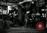 Immagine di Mezza carreggiata linea di assemblaggio Akron Ohio USA, 1941, secondo 7 filmato di repertorio 65675030485