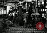 Immagine di Mezza carreggiata linea di assemblaggio Akron Ohio USA, 1941, secondo 28 filmato di repertorio 65675030485