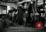 Immagine di Mezza carreggiata linea di assemblaggio Akron Ohio USA, 1941, secondo 29 filmato di repertorio 65675030485