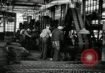 Immagine di Mezza carreggiata linea di assemblaggio Akron Ohio USA, 1941, secondo 33 filmato di repertorio 65675030485