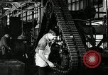 Immagine di Mezza carreggiata linea di assemblaggio Akron Ohio USA, 1941, secondo 62 filmato di repertorio 65675030485