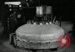 Image pneu à Goodrich compagnie en caoutchouc de vulcanisation Akron Ohio USA, 1941, de la seconde 4 séquences d'archives historiques vidéo 65675030486