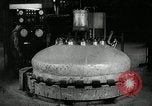 Image pneu à Goodrich compagnie en caoutchouc de vulcanisation Akron Ohio USA, 1941, de la seconde 13 séquences d'archives historiques vidéo 65675030486