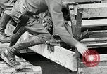 Standbild US Army Soldaten United States USA, 1942, aus Sekunde 60 historischem Filmmaterial Videoclip 65675030491