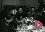 Immagine di Visita Latin American officer presso la cena negli USA United States USA, 1942, secondo 3 filmato di repertorio 65675030494