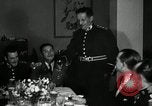 Immagine di Visita Latin American officer presso la cena negli USA United States USA, 1942, secondo 8 filmato di repertorio 65675030494