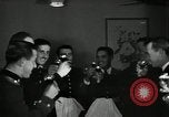 Immagine di Visita Latin American officer presso la cena negli USA United States USA, 1942, secondo 14 filmato di repertorio 65675030494