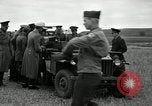 Immagine di Visita Latin American partecipare a sparo di 37mm pistole Fort Riley Kansas USA, 1942, secondo 42 filmato di repertorio 65675030495