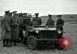 Immagine di Visita Latin American partecipare a sparo di 37mm pistole Fort Riley Kansas USA, 1942, secondo 44 filmato di repertorio 65675030495