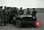 Immagine di Visita Latin American partecipare a sparo di 37mm pistole Fort Riley Kansas USA, 1942, secondo 46 filmato di repertorio 65675030495