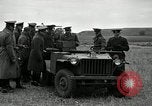 Immagine di Visita Latin American partecipare a sparo di 37mm pistole Fort Riley Kansas USA, 1942, secondo 49 filmato di repertorio 65675030495