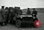 Immagine di Visita Latin American partecipare a sparo di 37mm pistole Fort Riley Kansas USA, 1942, secondo 51 filmato di repertorio 65675030495
