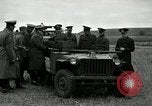 Immagine di Visita Latin American partecipare a sparo di 37mm pistole Fort Riley Kansas USA, 1942, secondo 56 filmato di repertorio 65675030495