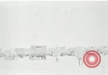 Image visiter agents latino-américaine à obtenir une expérience pratique avec le pistolet Fort Riley Kansas USA, 1942, de la seconde 1 séquences d'archives historiques vidéo 65675030496