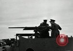 Image visiter agents latino-américaine à obtenir une expérience pratique avec le pistolet Fort Riley Kansas USA, 1942, de la seconde 51 séquences d'archives historiques vidéo 65675030496