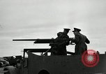 Image visiter agents latino-américaine à obtenir une expérience pratique avec le pistolet Fort Riley Kansas USA, 1942, de la seconde 52 séquences d'archives historiques vidéo 65675030496