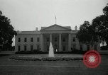 Standbild Bob Hope Washington DC White House USA, 1963, aus Sekunde 11 historischem Filmmaterial Videoclip 65675030505