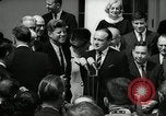 Standbild Bob Hope Washington DC White House USA, 1963, aus Sekunde 19 historischem Filmmaterial Videoclip 65675030505