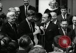 Standbild Bob Hope Washington DC White House USA, 1963, aus Sekunde 21 historischem Filmmaterial Videoclip 65675030505