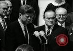 Standbild Bob Hope Washington DC White House USA, 1963, aus Sekunde 23 historischem Filmmaterial Videoclip 65675030505