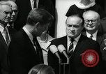 Standbild Bob Hope Washington DC White House USA, 1963, aus Sekunde 29 historischem Filmmaterial Videoclip 65675030505