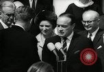 Standbild Bob Hope Washington DC White House USA, 1963, aus Sekunde 34 historischem Filmmaterial Videoclip 65675030505