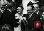 Standbild Bob Hope Washington DC White House USA, 1963, aus Sekunde 37 historischem Filmmaterial Videoclip 65675030505
