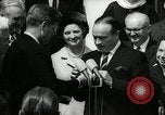 Standbild Bob Hope Washington DC White House USA, 1963, aus Sekunde 41 historischem Filmmaterial Videoclip 65675030505