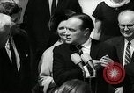 Standbild Bob Hope Washington DC White House USA, 1963, aus Sekunde 50 historischem Filmmaterial Videoclip 65675030505