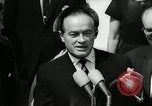 Standbild Bob Hope Washington DC White House USA, 1963, aus Sekunde 54 historischem Filmmaterial Videoclip 65675030505