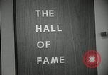 Standbild der Pro Football Hall of Fame Canton Ohio USA, 1963, aus Sekunde 23 historischem Filmmaterial Videoclip 65675030506