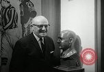 Standbild der Pro Football Hall of Fame Canton Ohio USA, 1963, aus Sekunde 41 historischem Filmmaterial Videoclip 65675030506