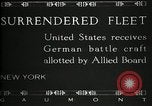Standbild verzichtet deutschen Schiffe gezogene durch US Navy nach Ersten Weltkrieg New York United States USA, 1920, aus Sekunde 9 historischem Filmmaterial Videoclip 65675030510