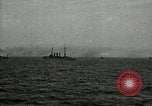 Standbild verzichtet deutschen Schiffe gezogene durch US Navy nach Ersten Weltkrieg New York United States USA, 1920, aus Sekunde 18 historischem Filmmaterial Videoclip 65675030510