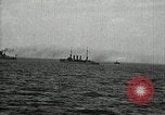 Standbild verzichtet deutschen Schiffe gezogene durch US Navy nach Ersten Weltkrieg New York United States USA, 1920, aus Sekunde 23 historischem Filmmaterial Videoclip 65675030510