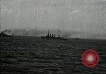 Standbild verzichtet deutschen Schiffe gezogene durch US Navy nach Ersten Weltkrieg New York United States USA, 1920, aus Sekunde 24 historischem Filmmaterial Videoclip 65675030510