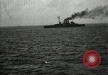 Standbild verzichtet deutschen Schiffe gezogene durch US Navy nach Ersten Weltkrieg New York United States USA, 1920, aus Sekunde 40 historischem Filmmaterial Videoclip 65675030510