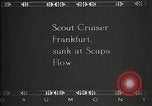 Standbild verzichtet deutschen Schiffe gezogene durch US Navy nach Ersten Weltkrieg New York United States USA, 1920, aus Sekunde 55 historischem Filmmaterial Videoclip 65675030510